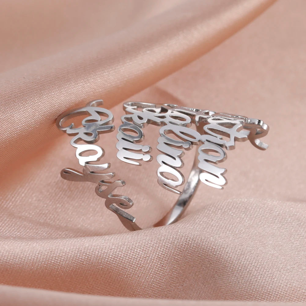 Anello con quattro nomi