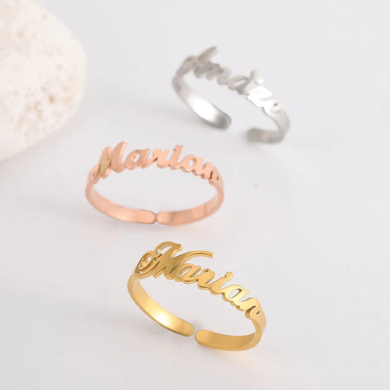 Anello con nome in tre finiture