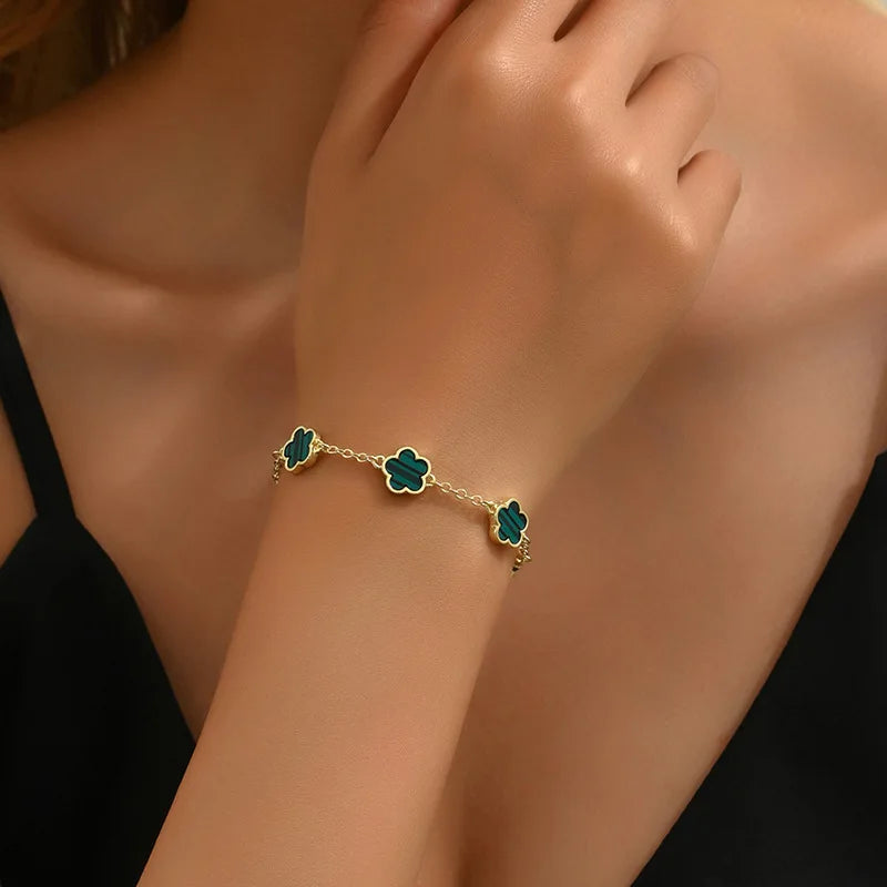 Bracciale Pentaleaf indossato