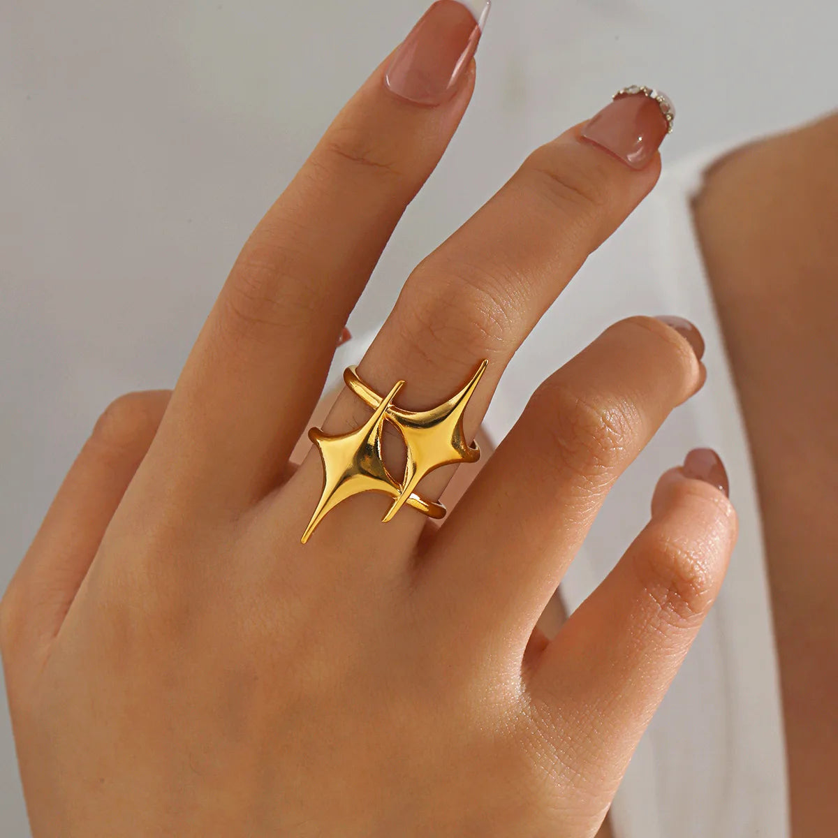 Anello Punk Vintage indossato