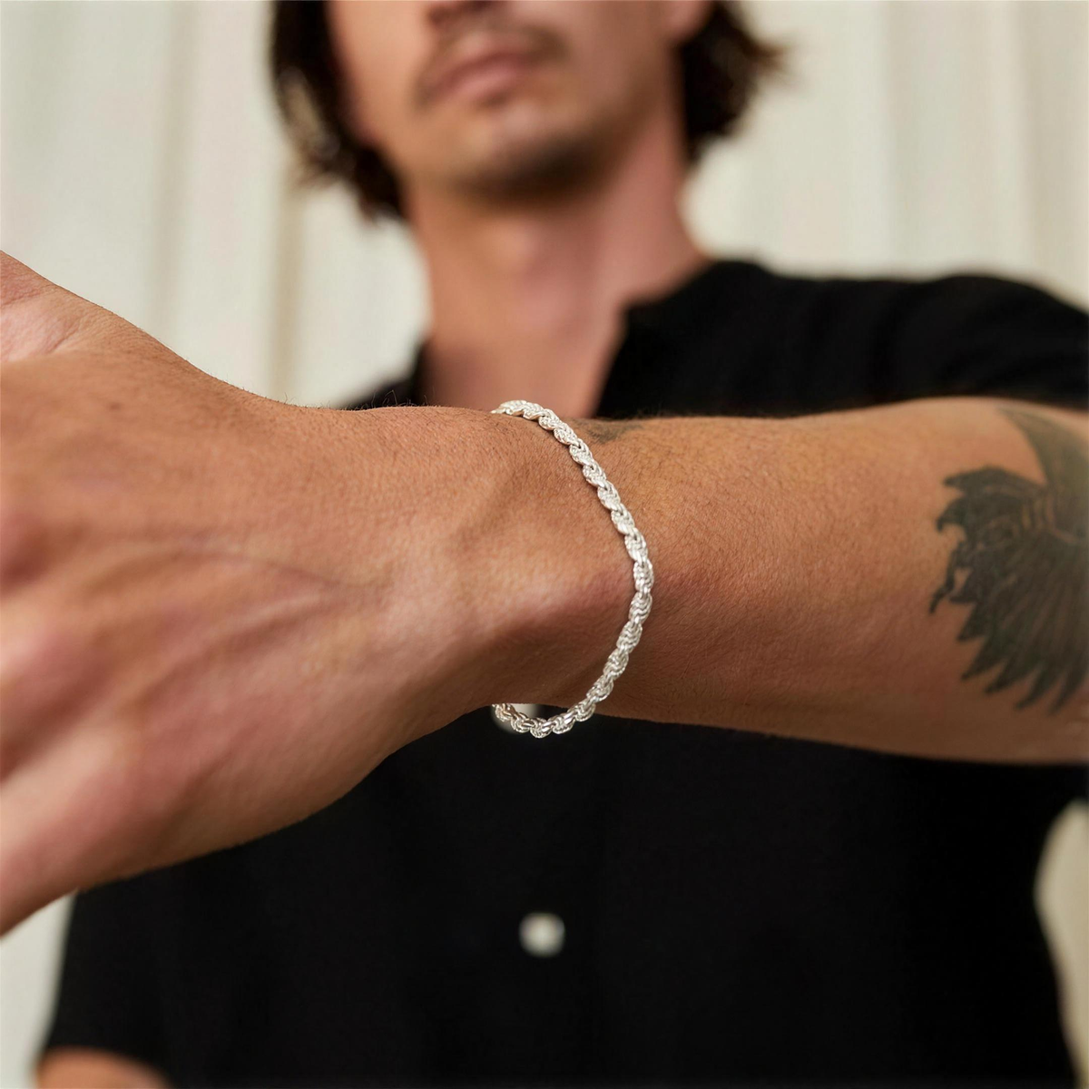 Bracciale Rope indossato al polso
